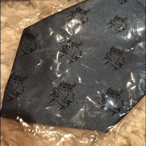 Silk Chesbro Music Company Grand Piano  music tie - Picture 1 of 5